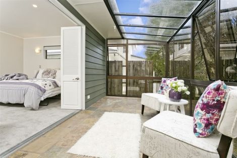Photo of property in 6 Ravenstone Place, Chatswood, Auckland, 0626