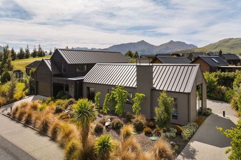 Photo of property in 8 Pendeen Crescent, Jacks Point, Queenstown, 9371