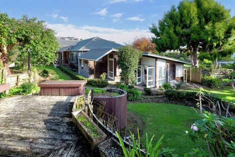 Photo of property in 18 Evelyn Road, Cockle Bay, Auckland, 2014