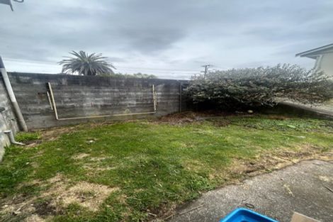 Photo of property in 17 Calvert Road, Moturoa, New Plymouth, 4310