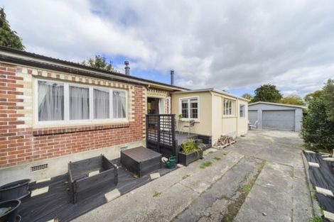 Photo of property in 12 Grey Street, Marton, 4710