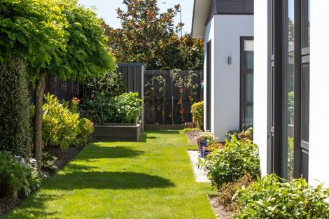 Photo of property in 1 Bargrove Close, Halswell, Christchurch, 8025