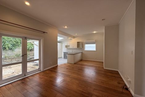 Photo of property in 20 Northland Road, Northland, Wellington, 6012