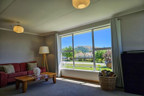 Photo of property in 32 Aorangi Crescent, Lake Tekapo, 7999