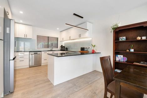 Photo of property in 3a Gladys Avenue, Glenfield, Auckland, 0629