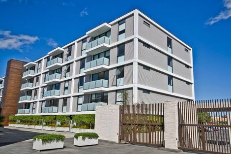 Photo of property in Halsey Apartments At Lighter Quay, 414/77 Halsey Street, Auckland Central, Auckland, 1010