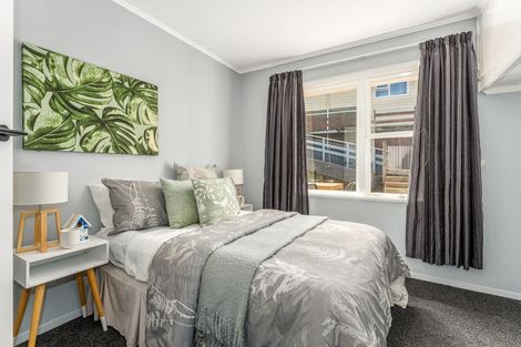 Photo of property in 13 Tainui Terrace, Tawa, Wellington, 5028