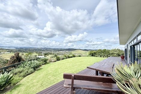 Photo of property in 157 Tui Glen Road, Haruru, 0204