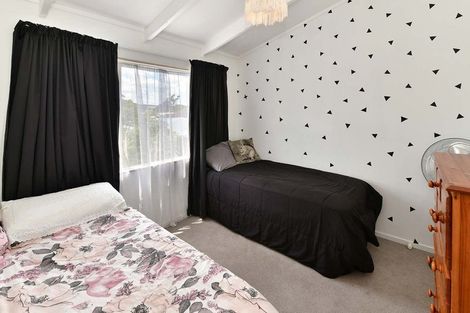 Photo of property in 53 Springs Road, Parakai, 0830