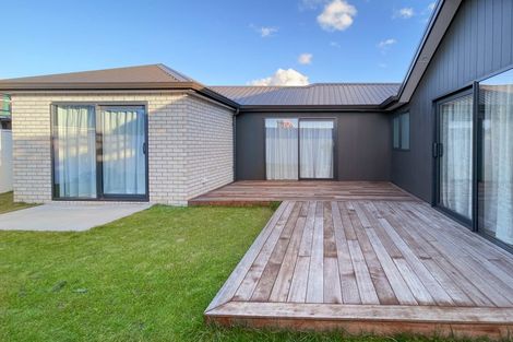 Photo of property in 12 Ruia Crescent, Cambridge, 3434