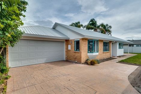 Photo of property in 5 Montague Way, Taradale, Napier, 4112