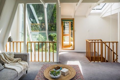 Photo of property in 21 Ferry Road, Days Bay, Lower Hutt, 5013