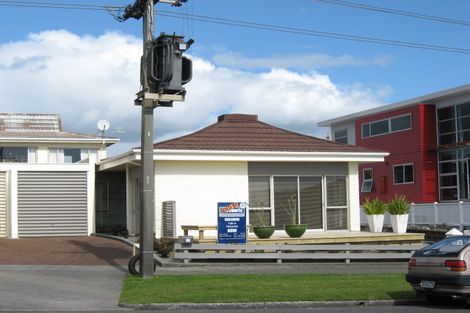 Photo of property in 1/28 Hamblyn Street, Strandon, New Plymouth, 4312