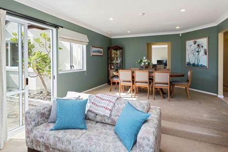 Photo of property in 14 Conacher Close, East Tamaki Heights, Auckland, 2016