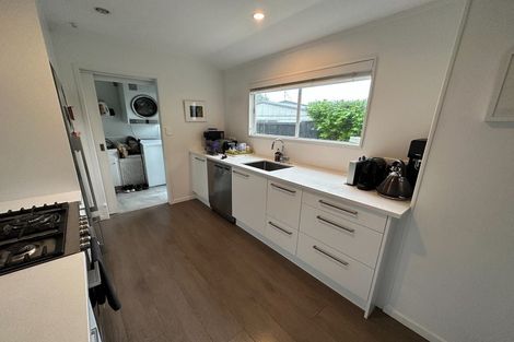 Photo of property in 3 Sispara Place, Beach Haven, Auckland, 0626