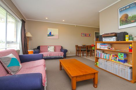 Photo of property in 1b Karaka Street, New Lynn, Auckland, 0600