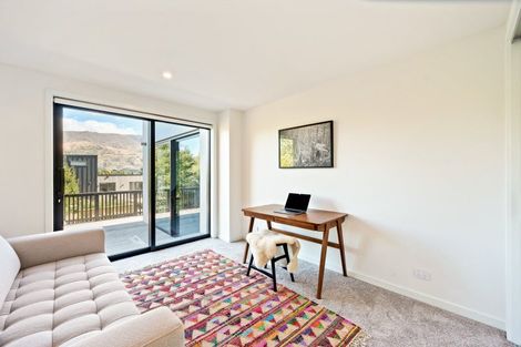 Photo of property in 9 Matipo Street, Wanaka, 9305