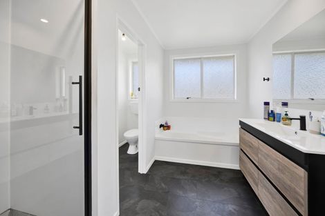 Photo of property in 54 Cressida Avenue, Stratford, 4332