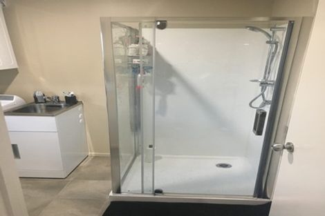 Photo of property in 82 Hill Road, Hillpark, Auckland, 2102