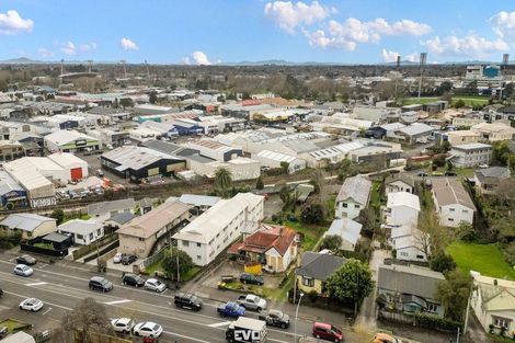Photo of property in 83 Lake Road, Frankton, Hamilton, 3204