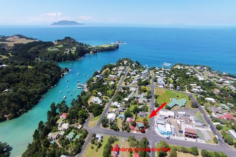 Photo of property in 19 Cumberland Street, Leigh, 0985