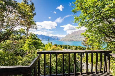 Photo of property in 44 Arawata Terrace, Sunshine Bay, Queenstown, 9300