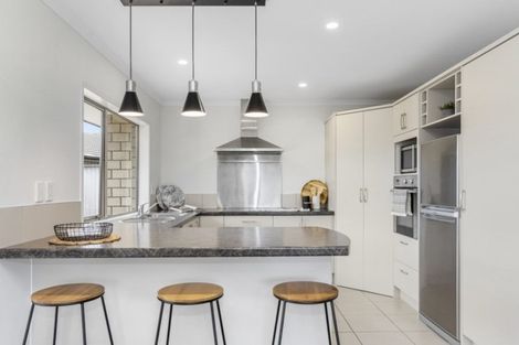 Photo of property in 24 Bellbird Rise, Pyes Pa, Tauranga, 3112