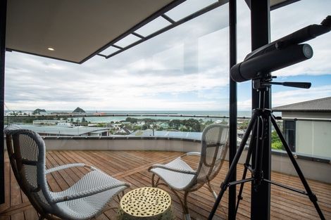 Photo of property in 1a Mission Street, Moturoa, New Plymouth, 4310