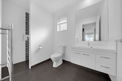 Photo of property in 54 Te Ara Aukati Terrace, Pokeno, 2471