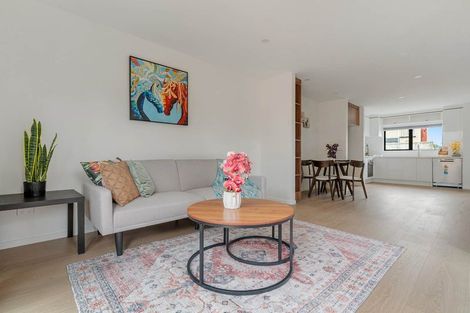 Photo of property in 5/32 Tapuwae Way, Mangere Bridge, 2022