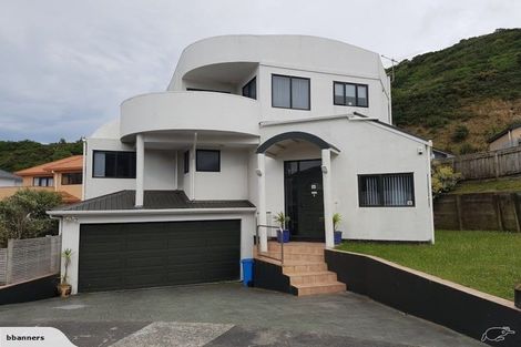 Photo of property in 30a Bowes Crescent, Strathmore Park, Wellington, 6022