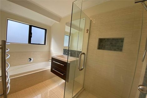 Photo of property in 1/39 Sunnynook Road, Forrest Hill, Auckland, 0620