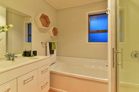 Photo of property in 39 Hobart Crescent, Wattle Downs, Auckland, 2103