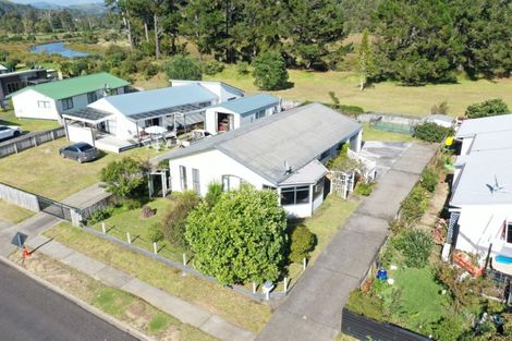 Photo of property in 130 Mayfair Avenue, Whangamata, 3620