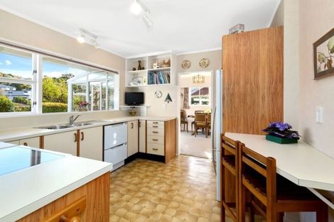 Photo of property in 11 Mckeefry Grove, Tawa, Wellington, 5028