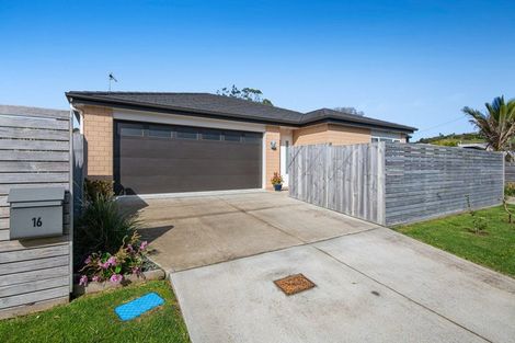 Photo of property in 16 Forest Glen, Orewa, 0931