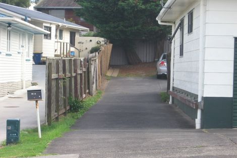 Photo of property in 2/13 Neal Avenue, Glenfield, Auckland, 0629