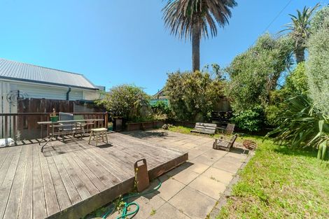 Photo of property in 9 Rolleston Street, Mount Cook, Wellington, 6021
