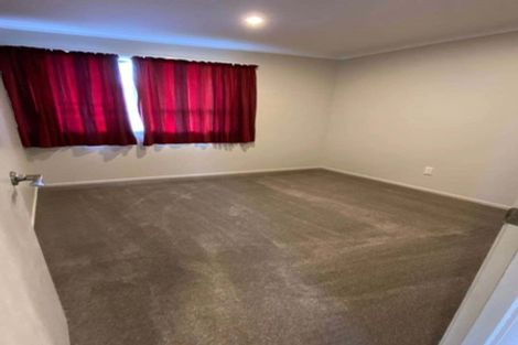 Photo of property in 34 Lavery Place, Sunnynook, Auckland, 0632