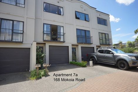 Photo of property in Harbour View Terraces, 2/170 Mokoia Road, Chatswood, Auckland, 0626