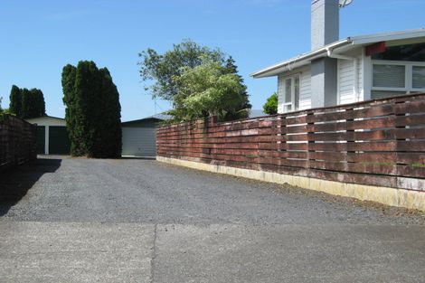 Photo of property in 11 Dunstall Place, Mangere Bridge, Auckland, 2022