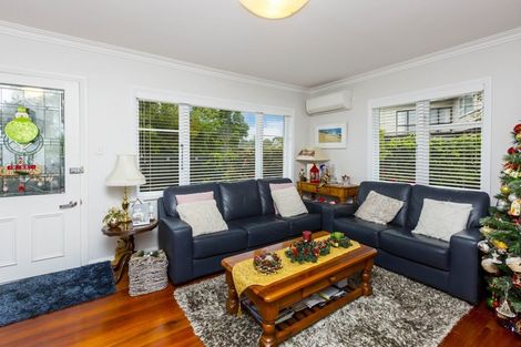 Photo of property in 10b Tiwakawaka Grove, Heretaunga, Upper Hutt, 5018