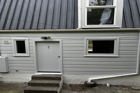 Photo of property in 3/49 Mandalay Terrace, Khandallah, Wellington, 6035