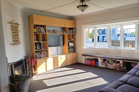 Photo of property in 18 Princes Street, Fitzroy, New Plymouth, 4312