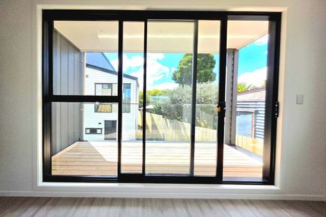 Photo of property in 4/128 Vodanovich Road, Te Atatu South, Auckland, 0610