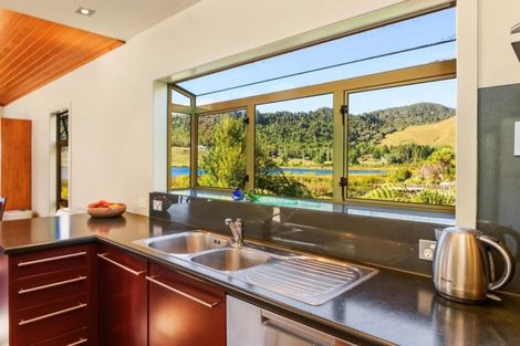 Photo of property in 89 Acacia Road, Lake Okareka, Rotorua, 3076