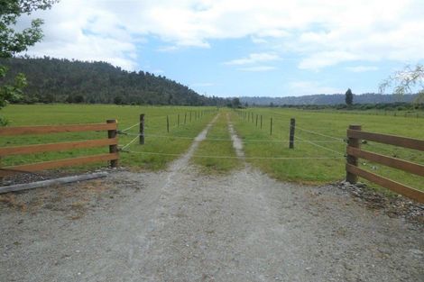 Photo of property in 753 Franz Josef Highway, Whataroa, 7886