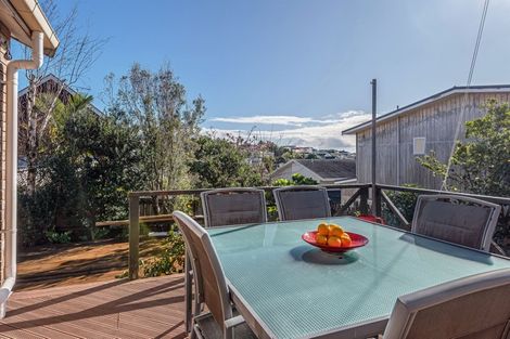 Photo of property in 1 Tiri View Place, Waiake, Auckland, 0630