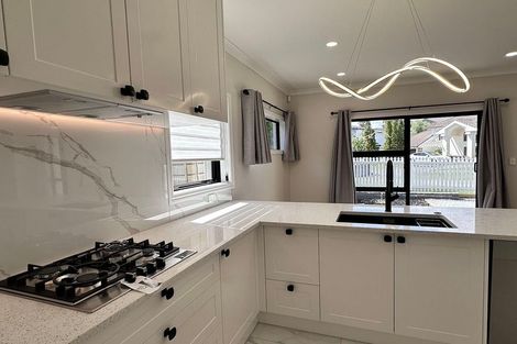 Photo of property in 17a Artesia Close, Shamrock Park, Auckland, 2016