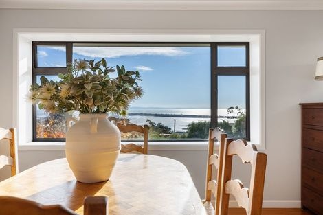 Photo of property in 8 The Rise, Mount Pleasant, Christchurch, 8081